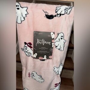 Super Cute 🥰 Halloween Ghost 👻 VELVET PLUSH THROW Blanket 50” x 70”  - NEW